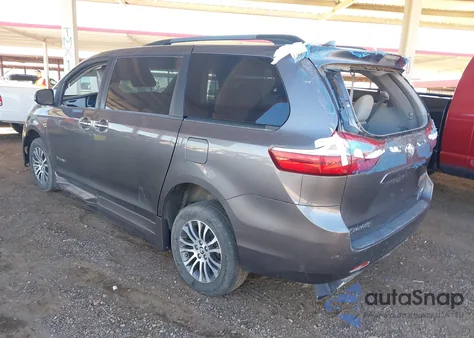 2019 Toyota Sienna Xle 8 Passenger z USA, uszkodzony, nr VIN 5TDYZ3DC9KS996722